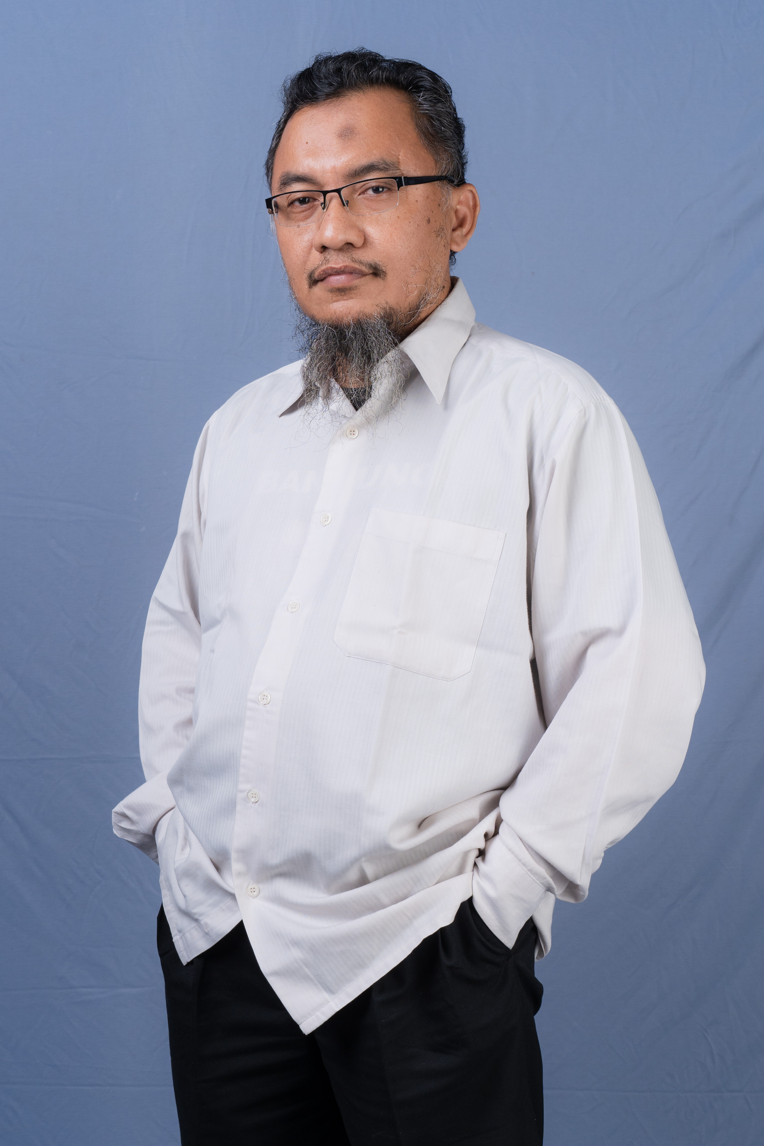 AZIZ SETIAWAN, SKM, M.Kes.